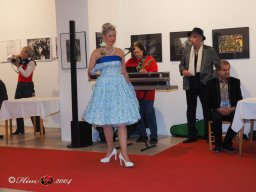 Fashion Show in der Contemplor Galerie Wien am 14. 03. 2024